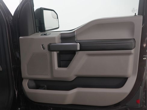 Used 2018 Ford F150 XLT w/ Equipment Group 302A Luxury image 9