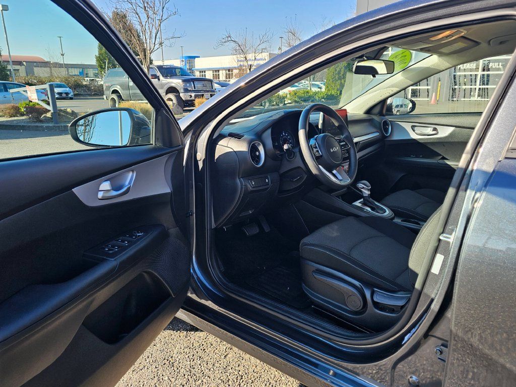 Used 2024 Kia Forte LXS FWD image 16
