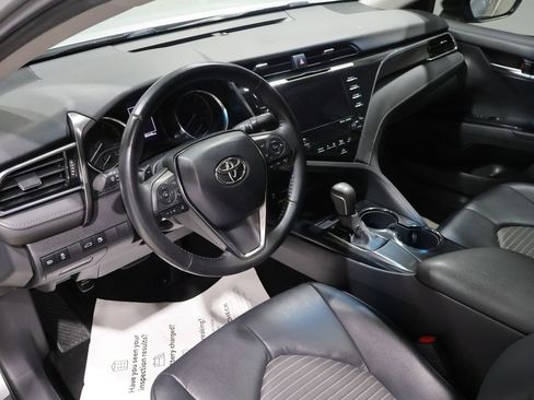 Used 2018 Toyota Camry SE w/ Audio Package FWD image 16