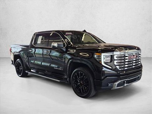 Used 2025 GMC Sierra 1500 Denali AWD/4WD image 3