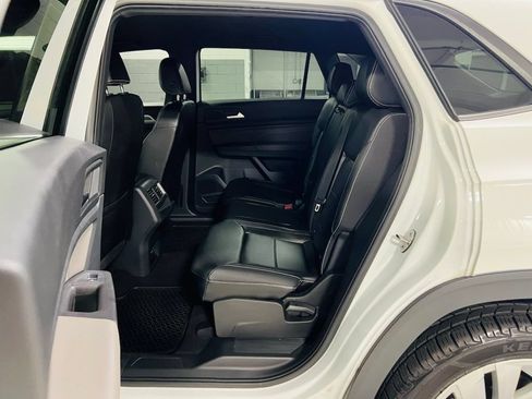 Used 2022 Volkswagen Atlas Cross Sport SE FWD image 22
