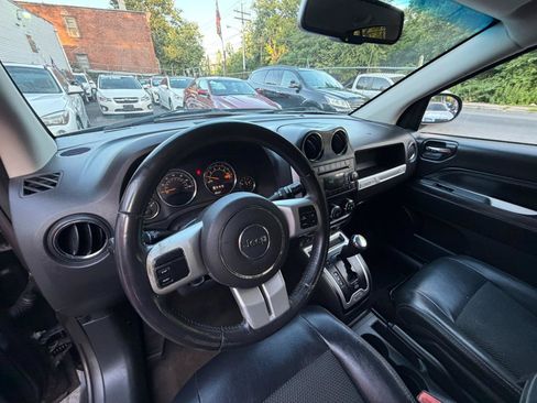 Used 2016 Jeep Compass Latitude FWD image 24