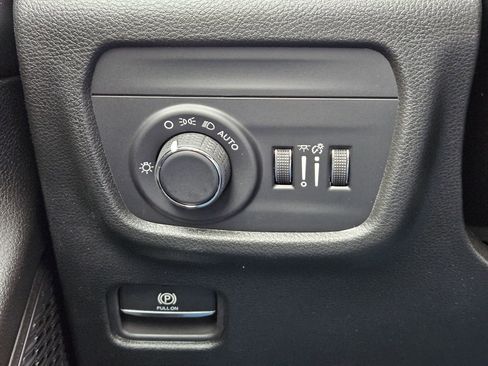 New 2026 Jeep Grand Cherokee L Laredo image 21