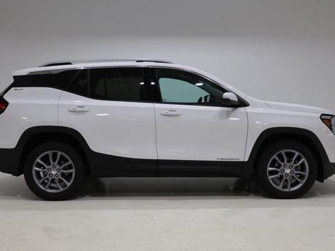 Used 2023 GMC Terrain SLT w/ Tech Package AWD/4WD image 9