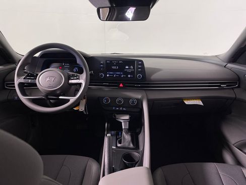 New 2026 Hyundai Elantra SE FWD image 14