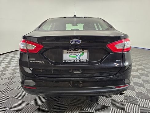 Used 2016 Ford Fusion SE FWD image 6