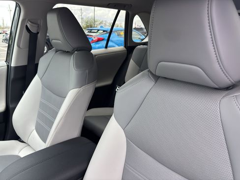 Used 2020 Toyota RAV4 Limited image 7