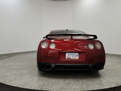 Used 2015 Nissan GT-R Premium AWD/4WD image 4