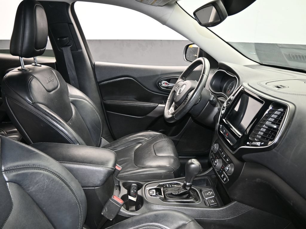 Used 2019 Jeep Cherokee Limited FWD image 42