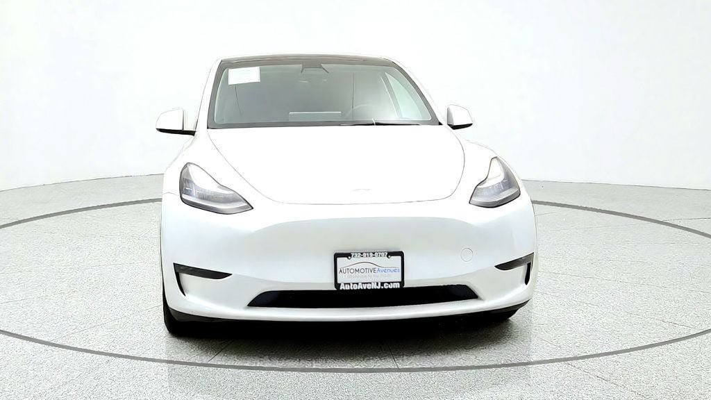Used 2023 Tesla Model Y Long Range AWD/4WD image 2