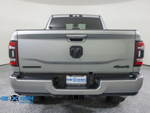 Used 2024 RAM 2500 Big Horn w/ Night Edition AWD/4WD image 6