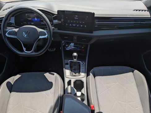 Certified 2025 Volkswagen Jetta Sport FWD image 10