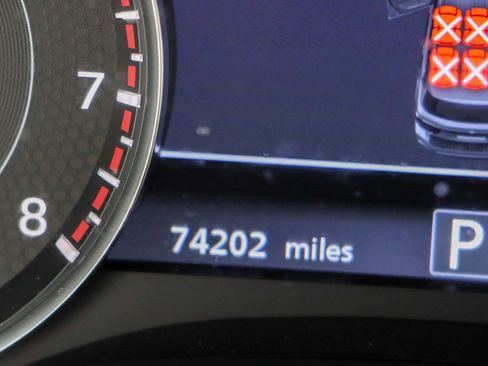 Used 2022 Nissan Armada Platinum image 16