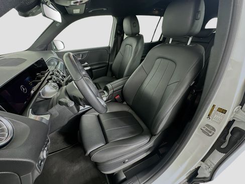 Used 2025 Mercedes-Benz GLB 250 image 13