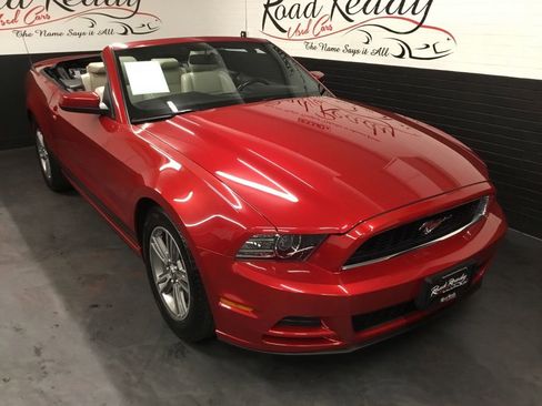 Used 2013 Ford Mustang Premium RWD image 2