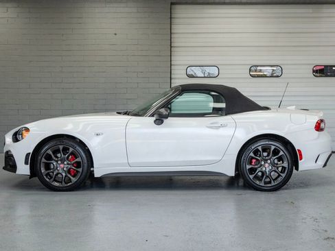 Used 2020 FIAT 124 Spider Abarth w/ Convenience Group image 4