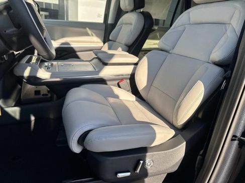 New 2026 Lincoln Navigator L Reserve AWD/4WD image 20