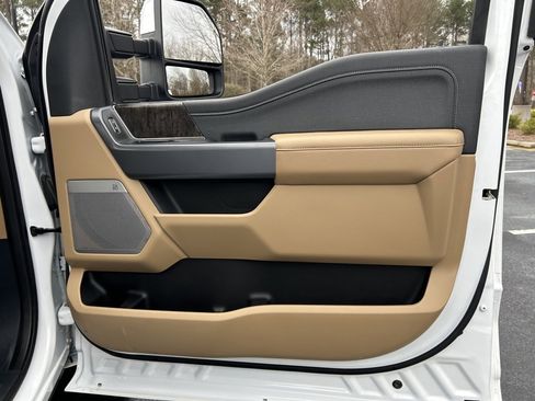 Used 2023 Ford F250 Lariat w/ Chrome Package image 68