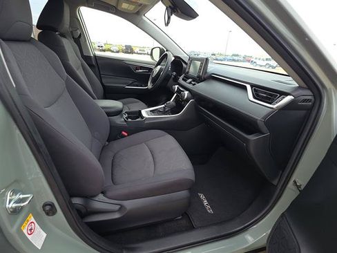 Used 2019 Toyota RAV4 XLE w/ Convenience Package FWD image 15