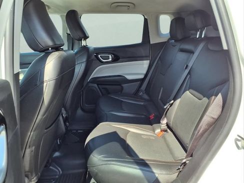 Used 2022 Jeep Compass Limited AWD/4WD image 17