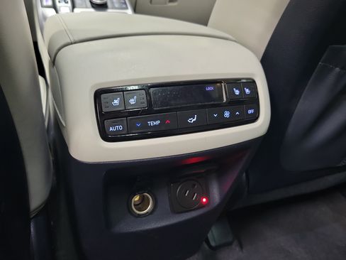 Used 2024 Hyundai Palisade Calligraphy AWD/4WD image 16