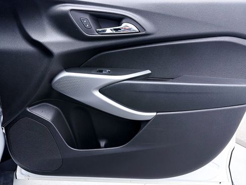 Used 2024 Chevrolet Trax RS w/ Sunroof Package image 30