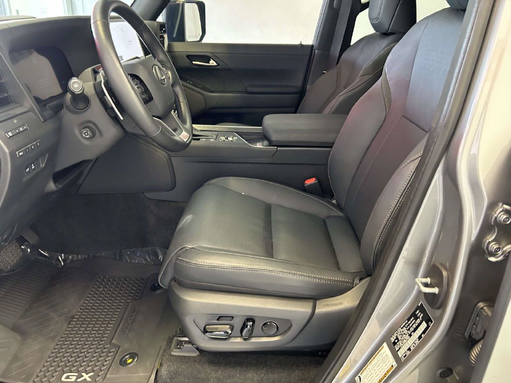 Used 2024 Lexus GX 550 AWD/4WD image 18