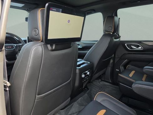 Used 2024 GMC Yukon AT4 w/ Technology Package AWD/4WD image 11
