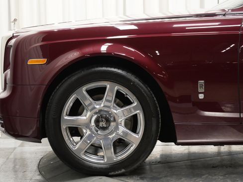 Used 2010 Rolls-Royce Phantom Sedan image 43