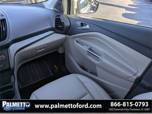 Used 2019 Ford Escape SEL image 15