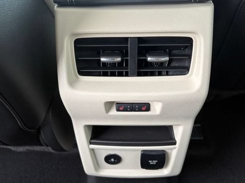 Certified 2024 Ford Edge Titanium AWD/4WD image 23