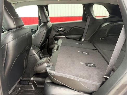 Used 2022 Jeep Cherokee Limited w/ Elite Package image 38