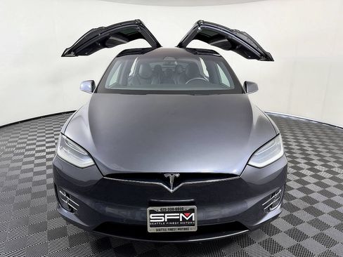 Used 2018 Tesla Model X 75D AWD/4WD image 2
