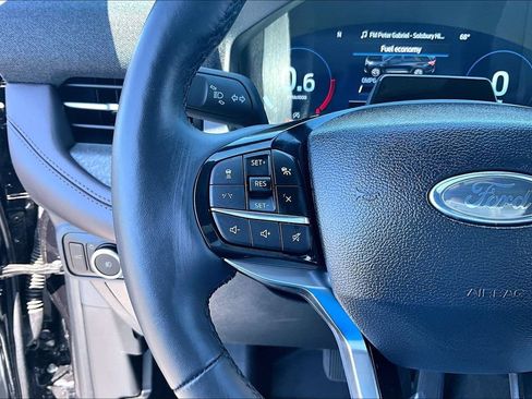 Used 2025 Ford Explorer Platinum w/ Ultimate Package AWD/4WD image 18
