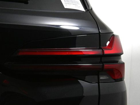 New 2026 BMW X5 xDrive40i w/ Premium Package image 13