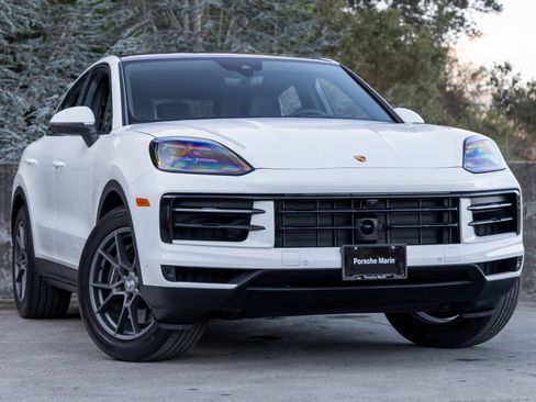 Certified 2025 Porsche Cayenne Coupe image 6