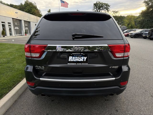 Used 2011 Jeep Grand Cherokee Limited AWD/4WD image 7