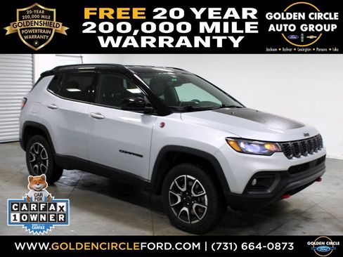 Used 2025 Jeep Compass Trailhawk image 1