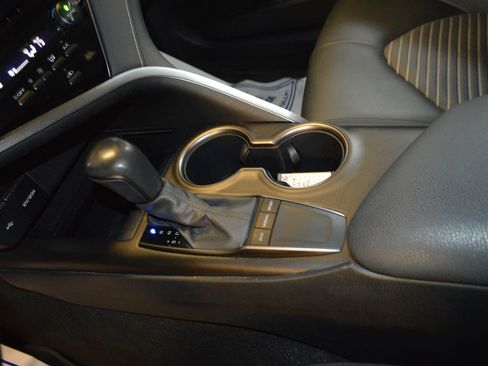 Used 2023 Toyota Camry SE image 20