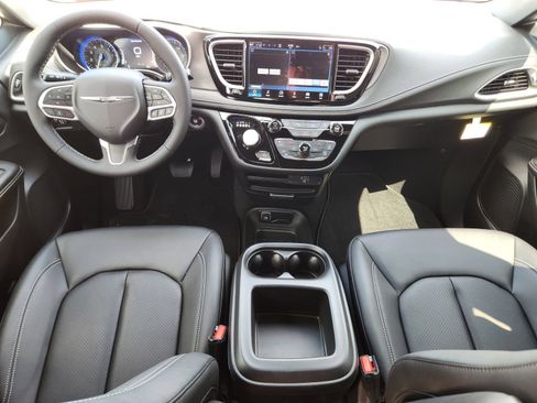 New 2026 Chrysler Pacifica Select FWD image 22