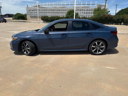 Used 2025 Honda Civic Sport Touring image 2