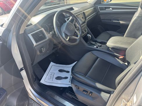 Used 2021 Volkswagen Atlas SE image 11