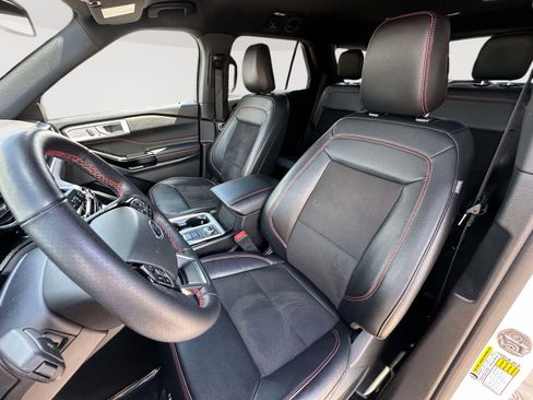 Used 2023 Ford Explorer ST-Line AWD/4WD image 19