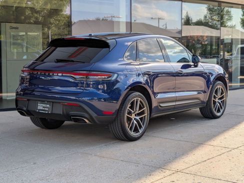 Certified 2025 Porsche Macan AWD/4WD image 9