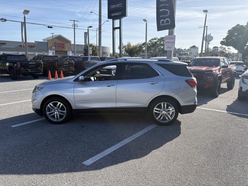 Used 2018 Chevrolet Equinox Premier image 4