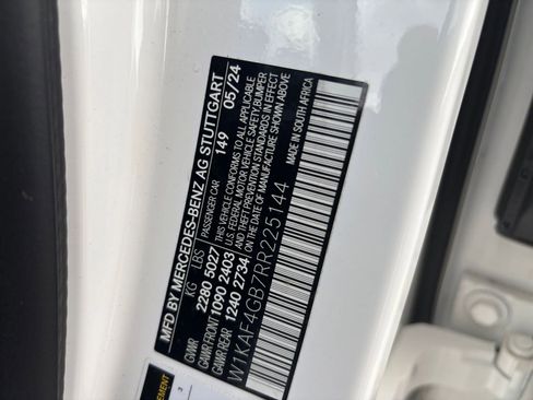 Used 2024 Mercedes-Benz C 300 C 300 image 32