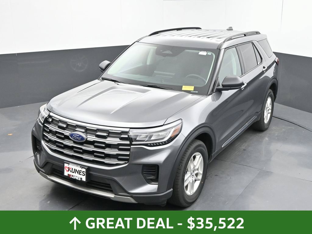 Used 2025 Ford Explorer Active AWD/4WD image 37