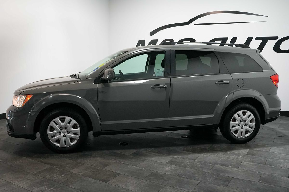 Used 2019 Dodge Journey SE w/ Premium Group FWD image 3