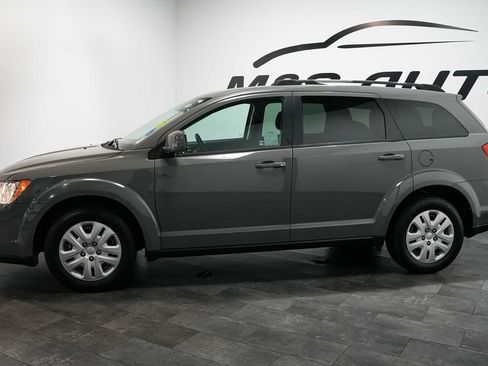 Used 2019 Dodge Journey SE w/ Premium Group FWD image 3