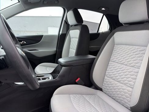 Used 2021 Chevrolet Equinox LS w/ LS Convenience Package image 12